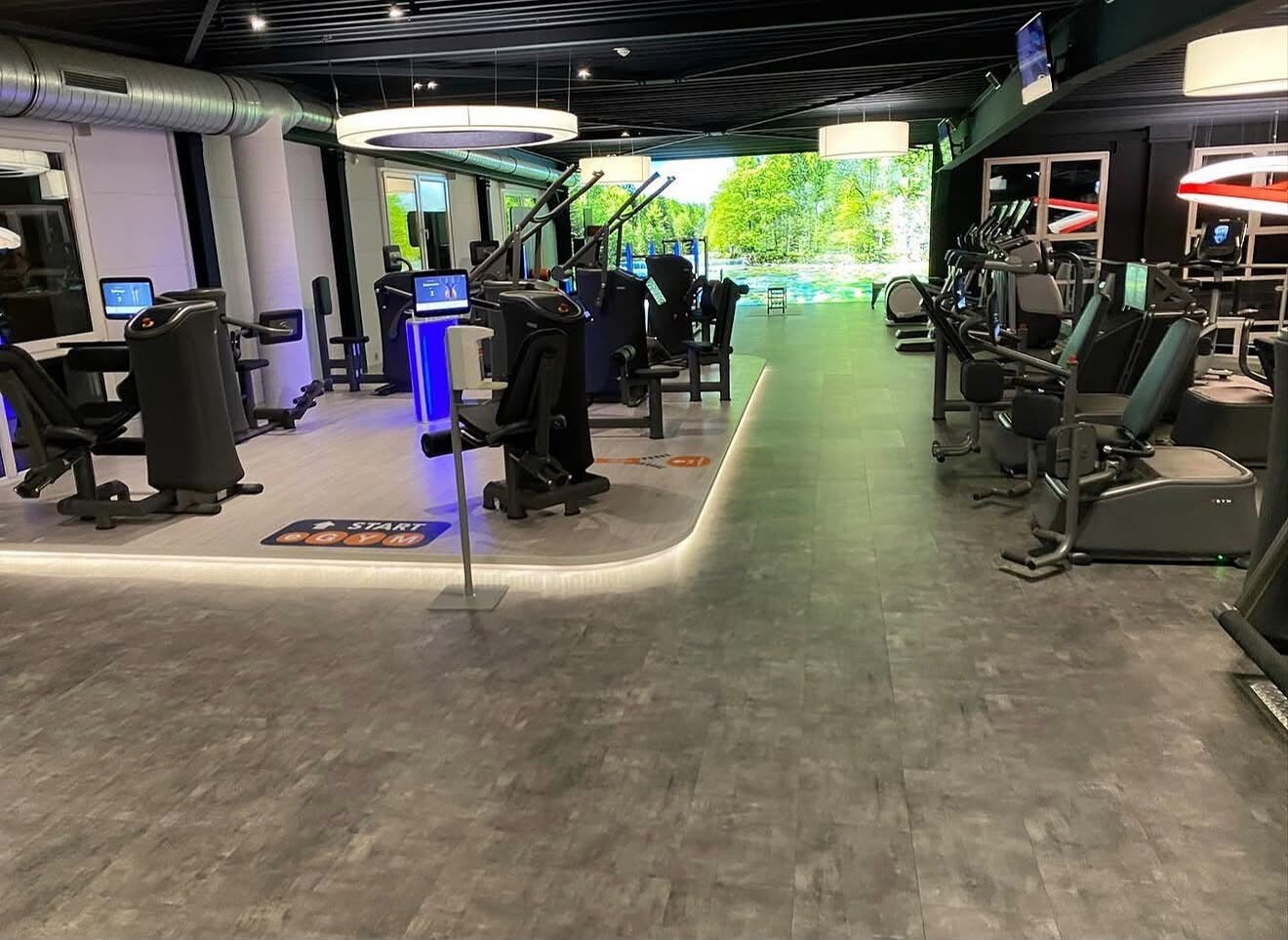 Fitnessstudio nach der Unterhaltsreinigung